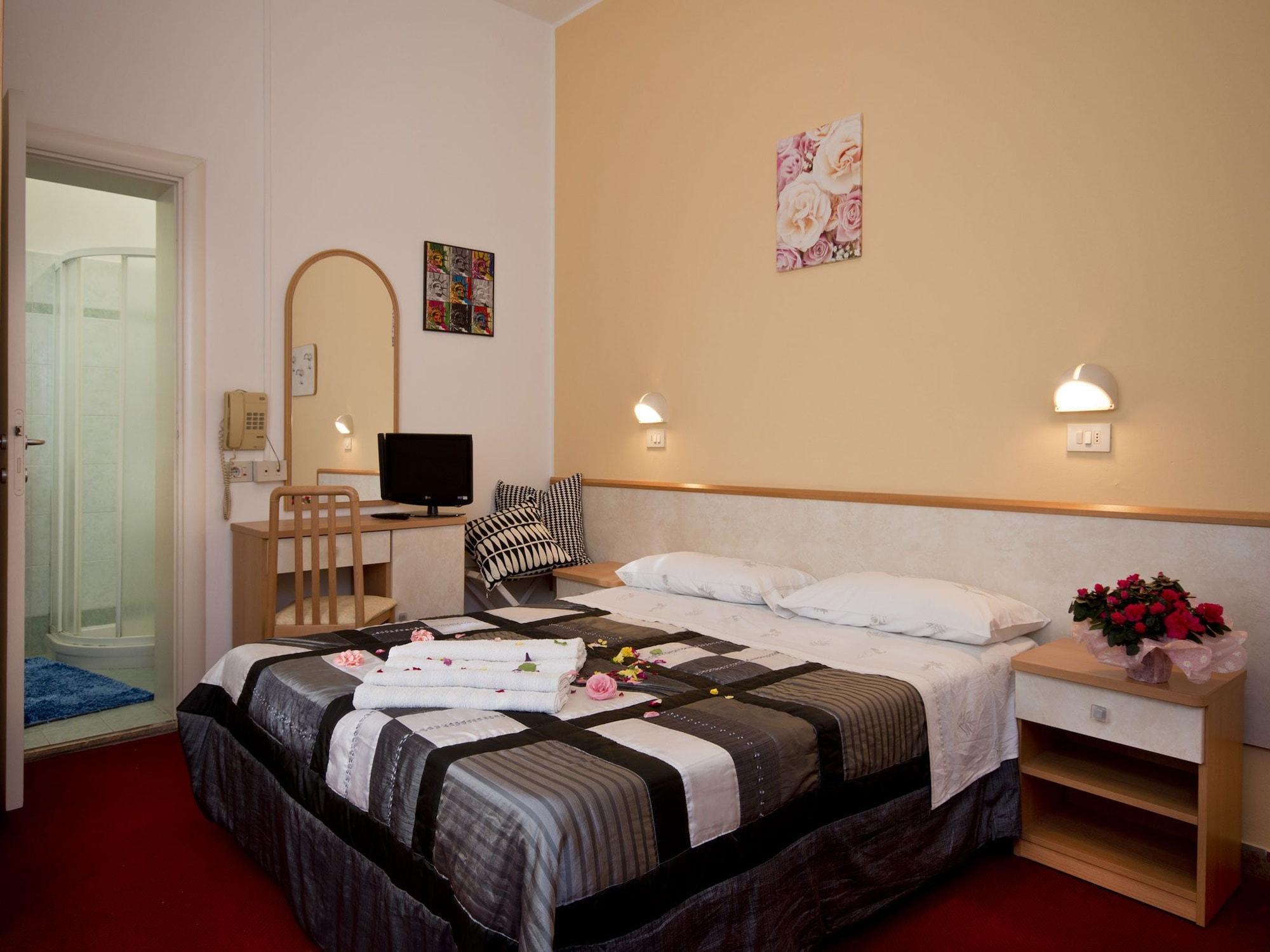 Villa Silvie Rose Чезенатико Екстериор снимка