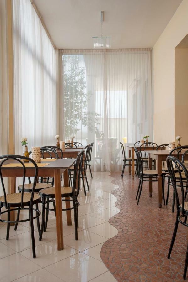 Villa Silvie Rose Чезенатико Екстериор снимка